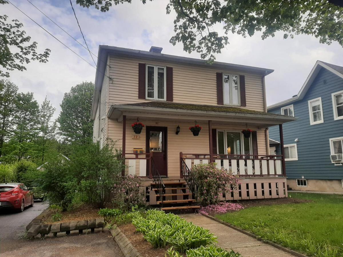 La Maison Aux Camelias Bed & Breakfast Coaticook Luaran gambar