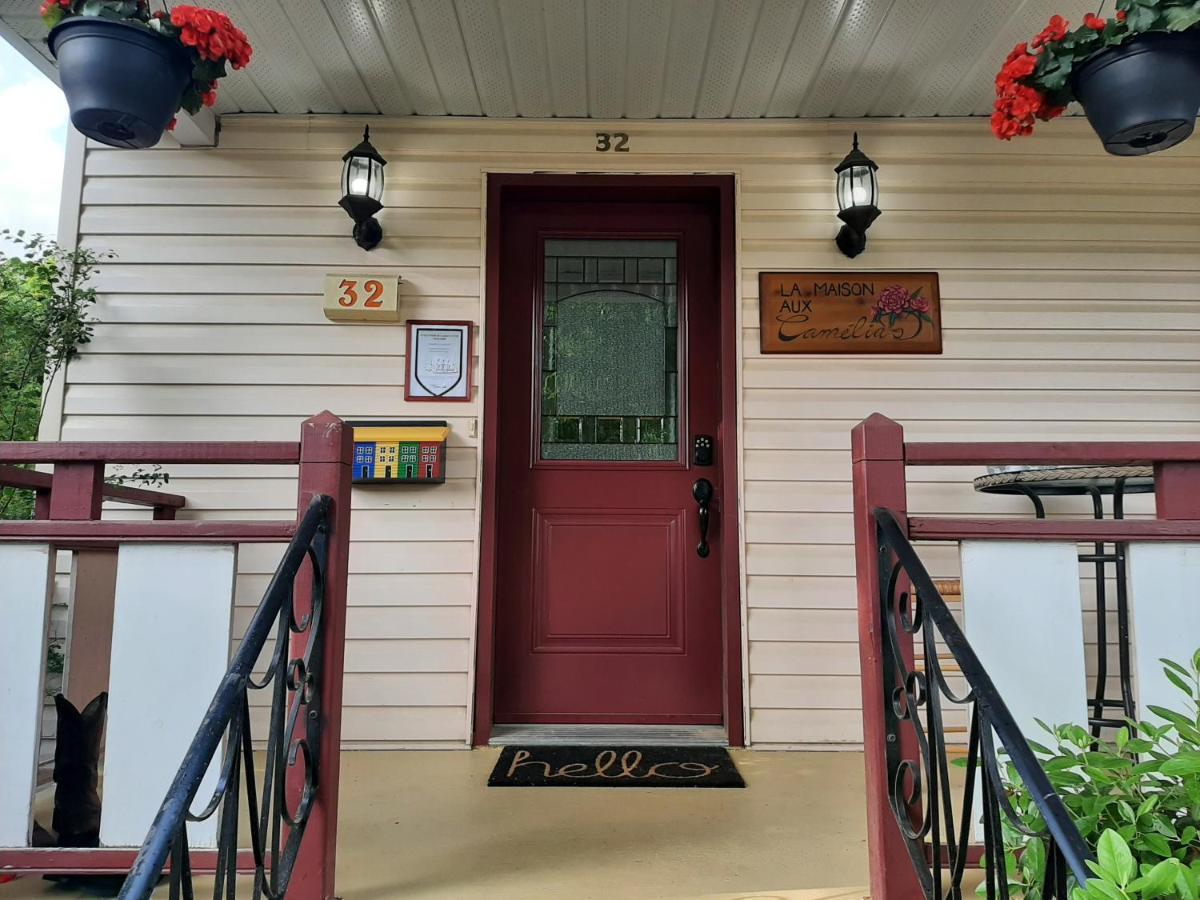 La Maison Aux Camelias Bed & Breakfast Coaticook Luaran gambar