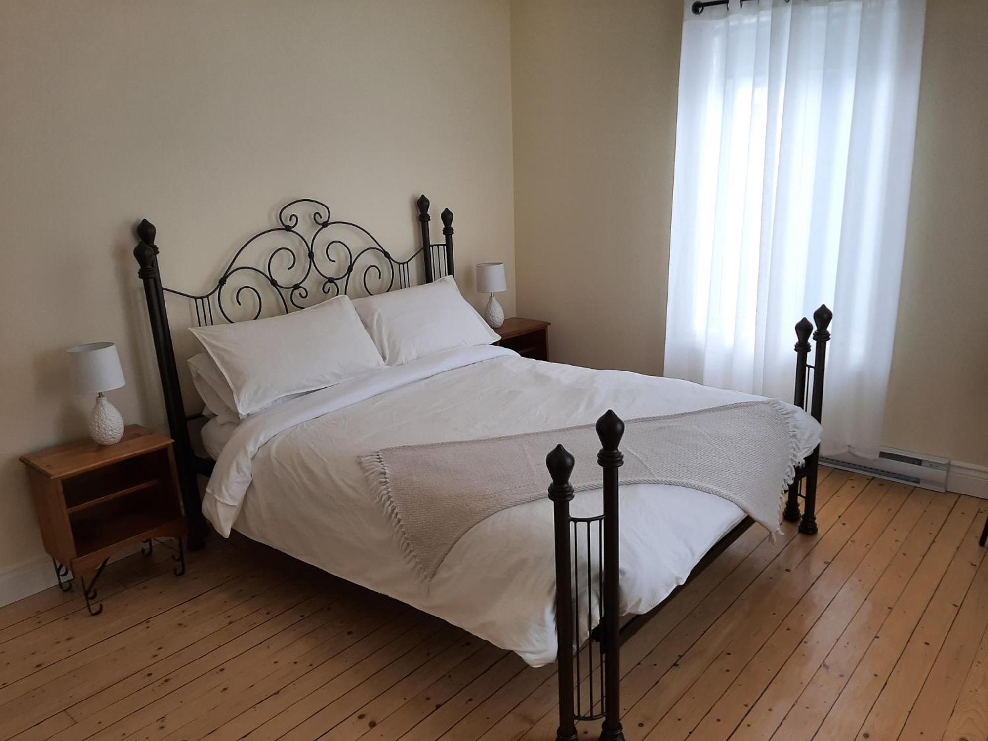 La Maison Aux Camelias Bed & Breakfast Coaticook Bilik gambar
