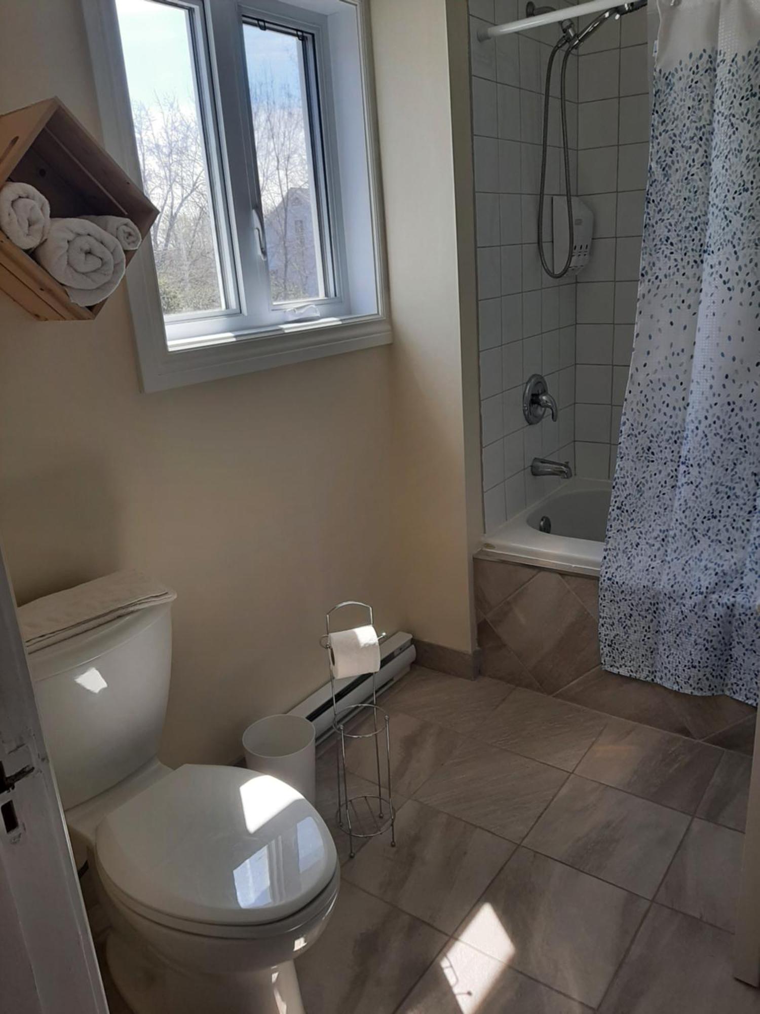 La Maison Aux Camelias Bed & Breakfast Coaticook Bilik gambar